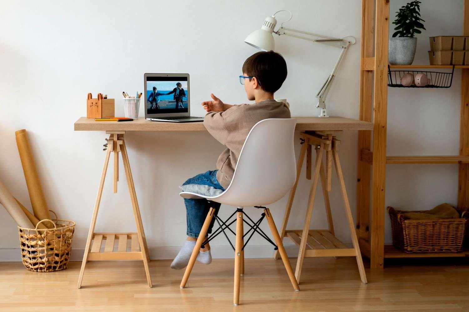 Kids Study Desk Ergonomic Setup: A Parent’s Guide to Better Posture and Focus